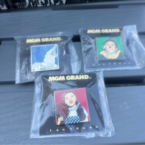 MGM Grand Las Vegas Collectible Wizard of Oz Pins - Picture 1 of 5